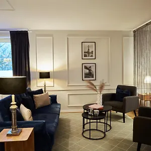 R B Am Airport - 1-4 Personen - Kueche - Smart Tv - Waschmaschine - Perfekt Fuer Geschaeftsreisende Oder Familien Apartment
